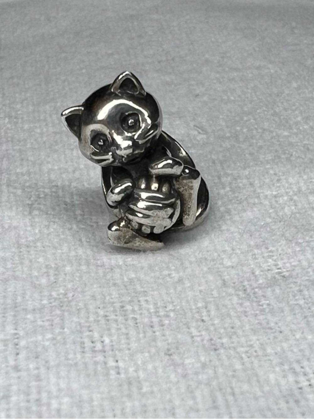 Sterling Silver 925 RL Thailand Cat W/ Yarn Ball Charm